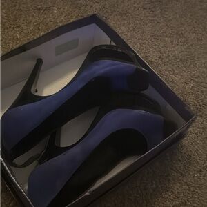 Jessica London Black and Blue Heels